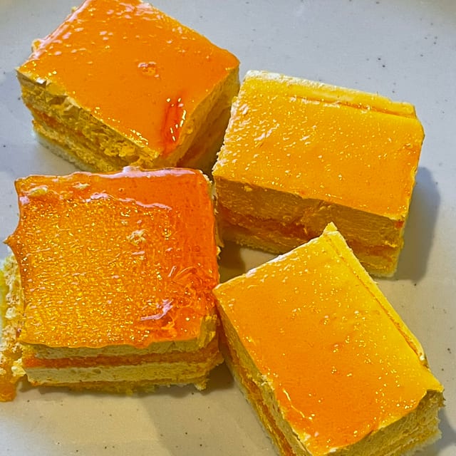Mango Cake (4 Pcs).