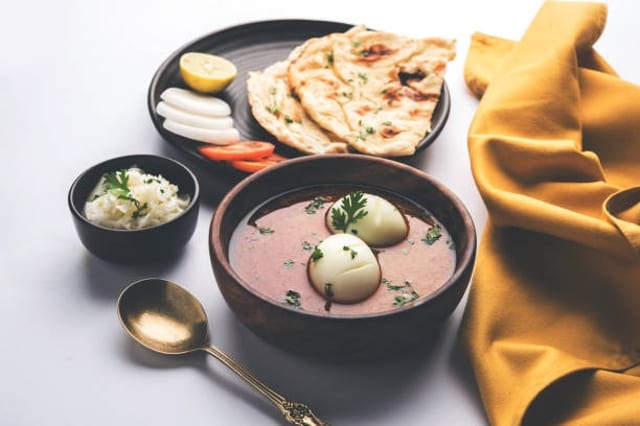 Egg Jhal Faraizi Thali.